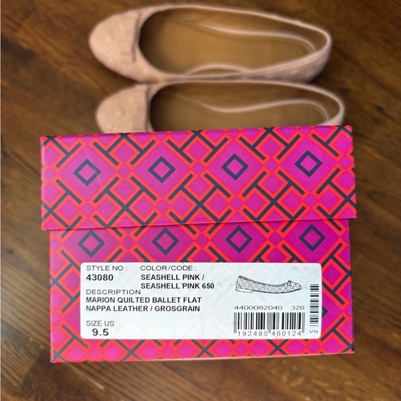 Tory Burch Women\'s Quilted Seashell pink Flats